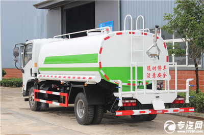 陕汽轩德X9 5方洒水车厂家专业推荐