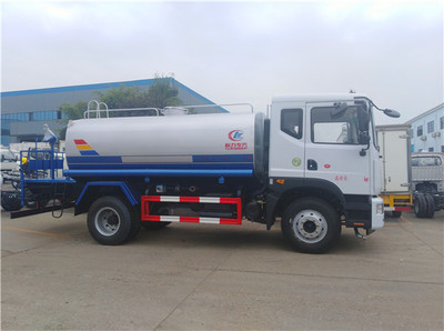 辽阳地区8方多功能洒水车价格解析与汽车物流指南